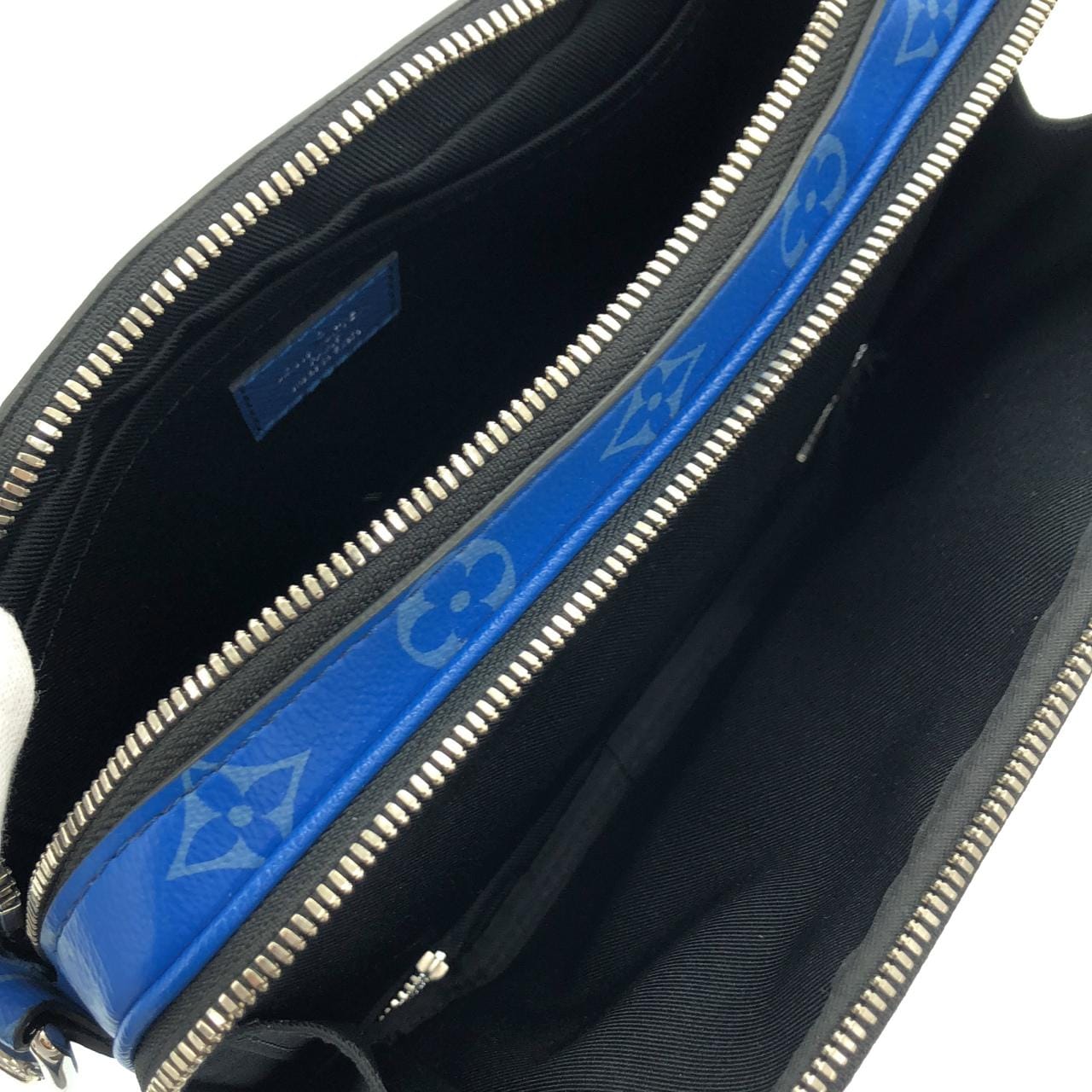 ルイヴィトン タイガ ラマ アルファ メッセンジャー M31016 ショルダーバッグ