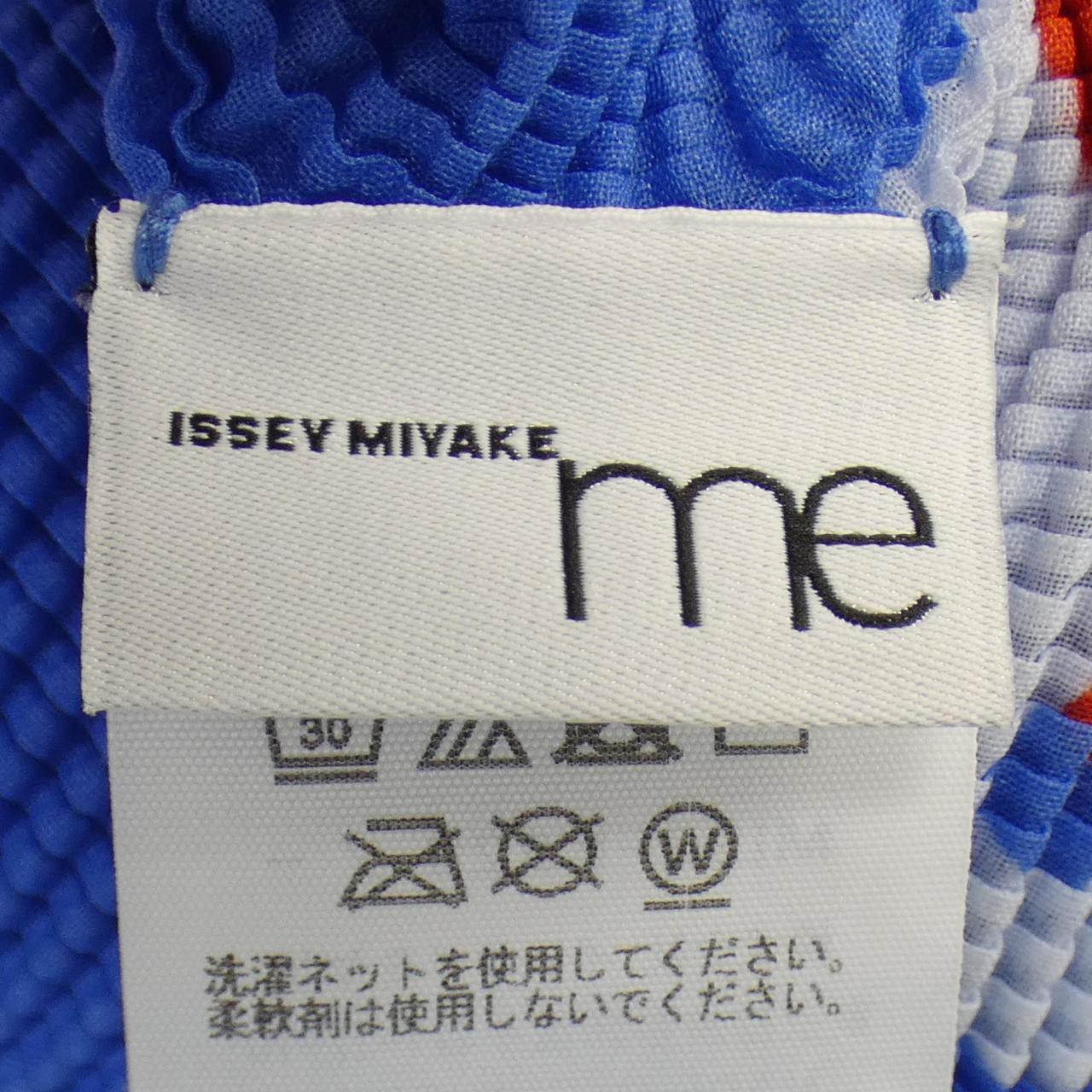 ミーイッセイミヤケ me ISSEY MIYAKE トップス