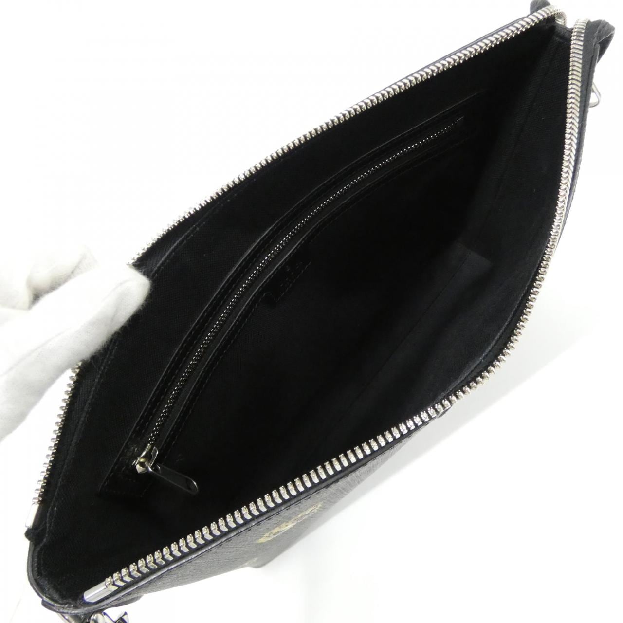 グッチ 709057 UXVAF バッグ