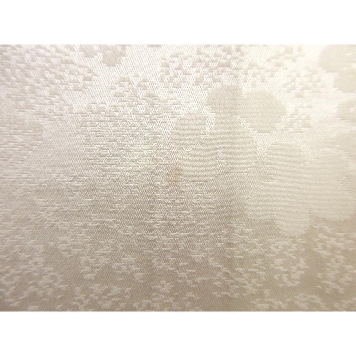 振袖　友禅金彩加工　刺繍入り　身幅２Ｌ寸