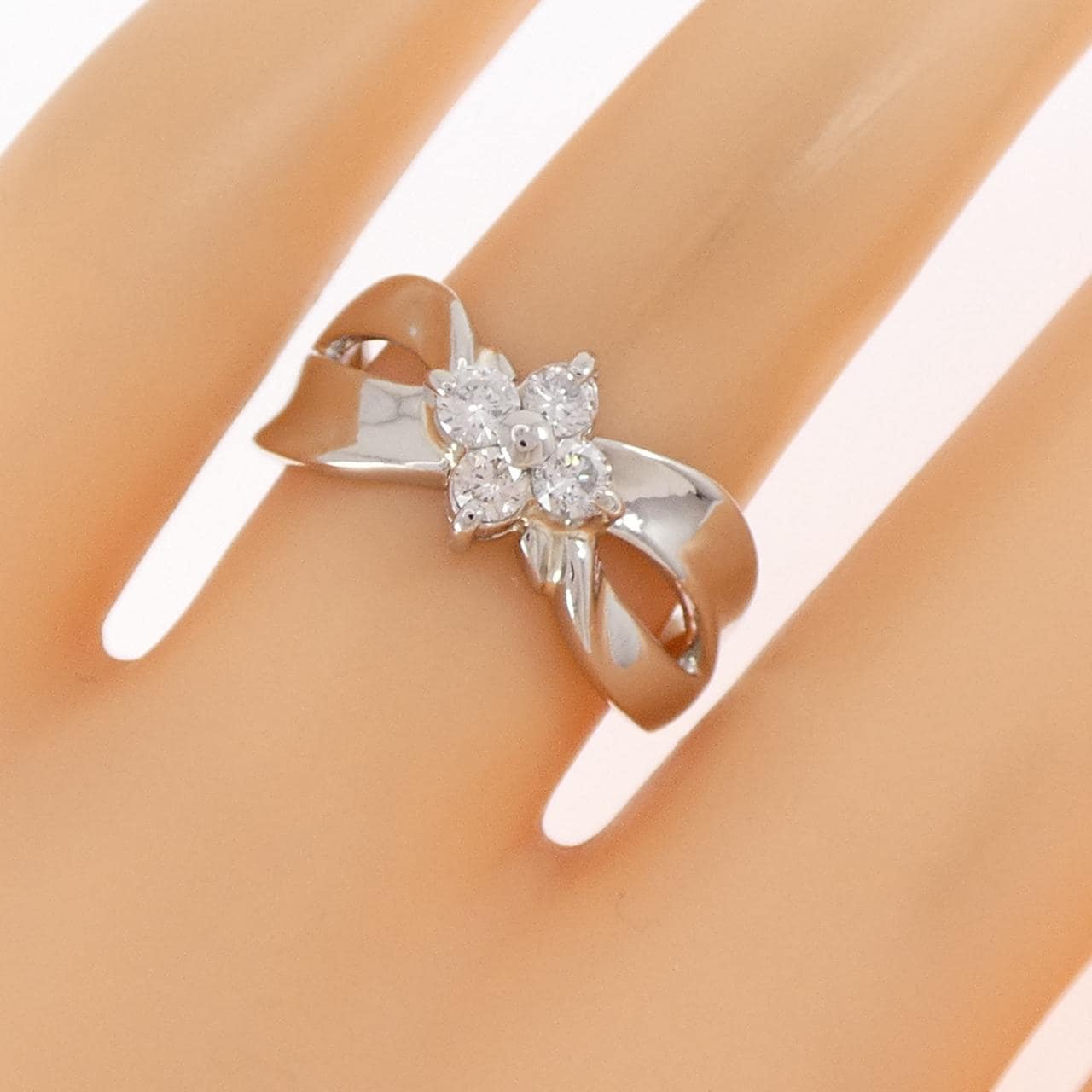 PT900 フラワー ダイヤモンド リング 0.30CT