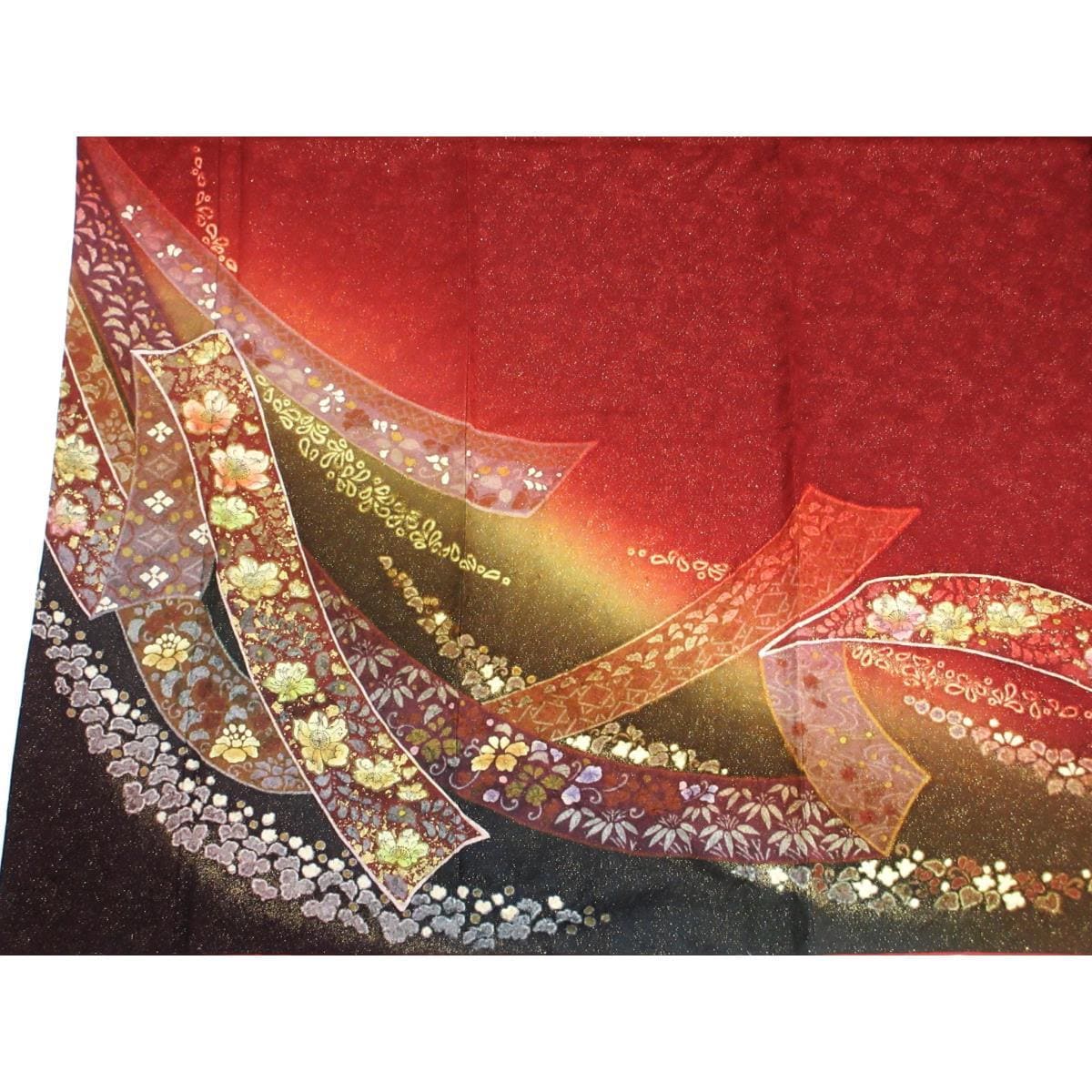 Kimono and nagajuban set, gold-threaded tie-dye kimono with gold-leaf yuzen finish.