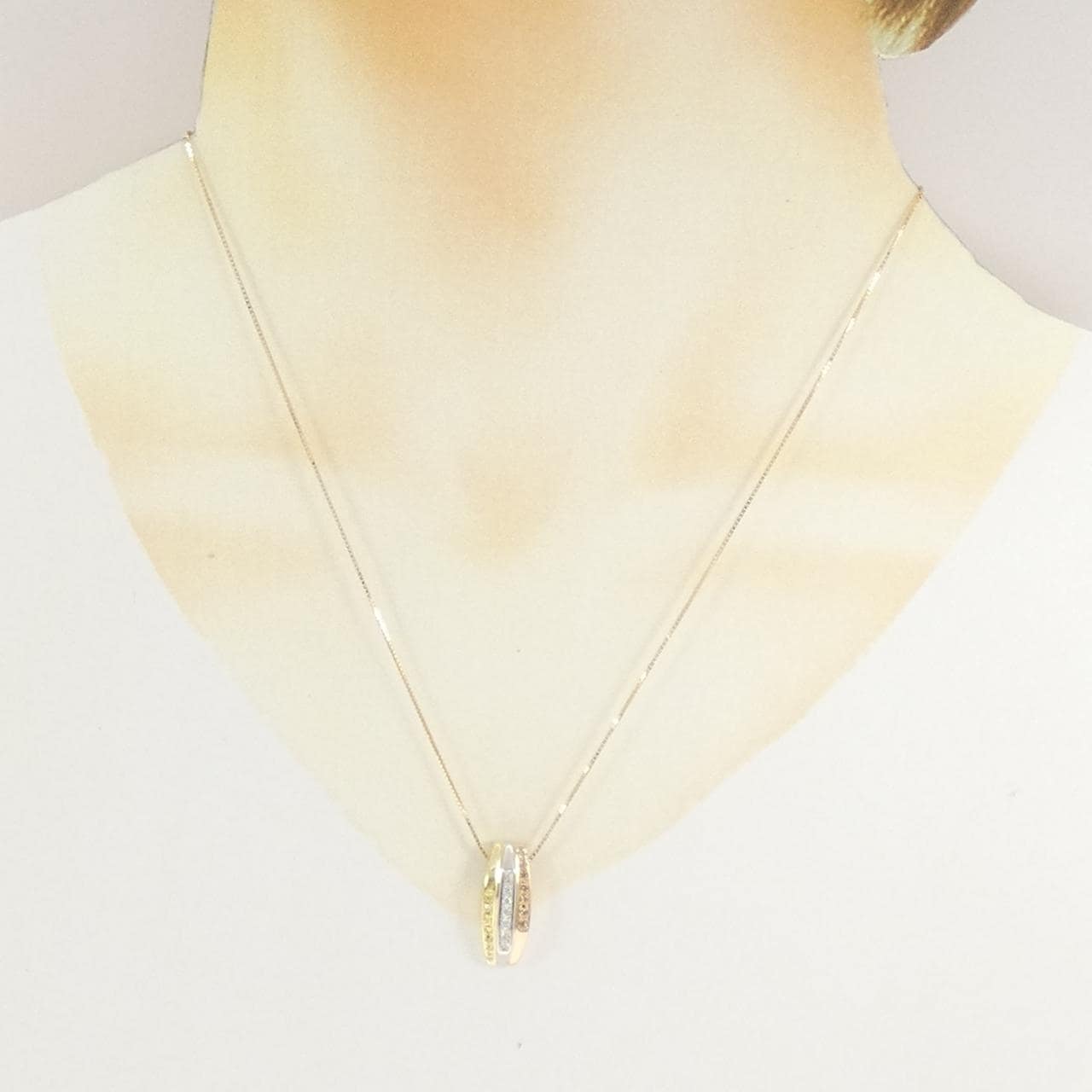 K18YG/PT900/K18PG ダイヤモンド ネックレス 0.21CT