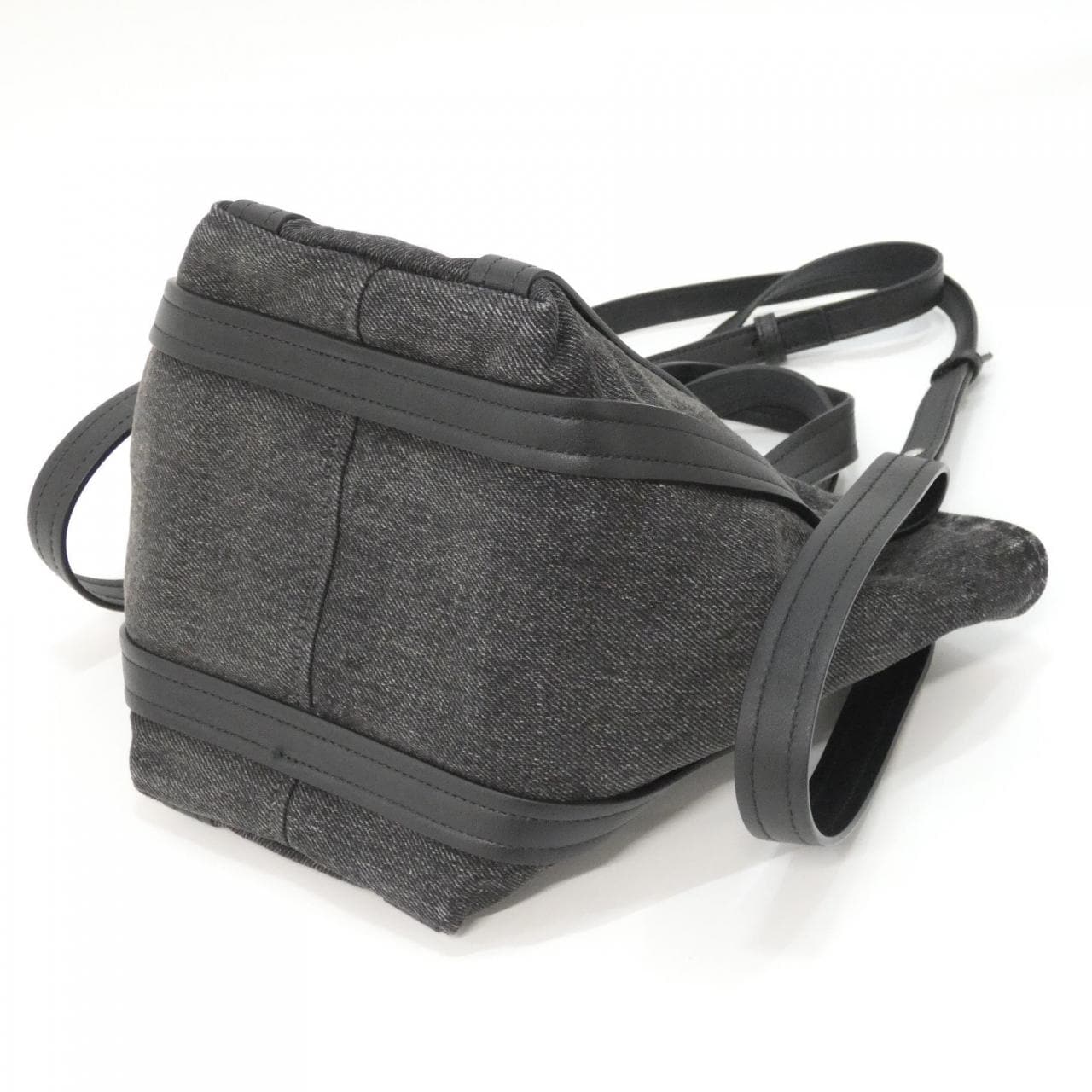 バレンシアガ エブリデイ XS ノース サウス トート 672793 2AARG バッグ