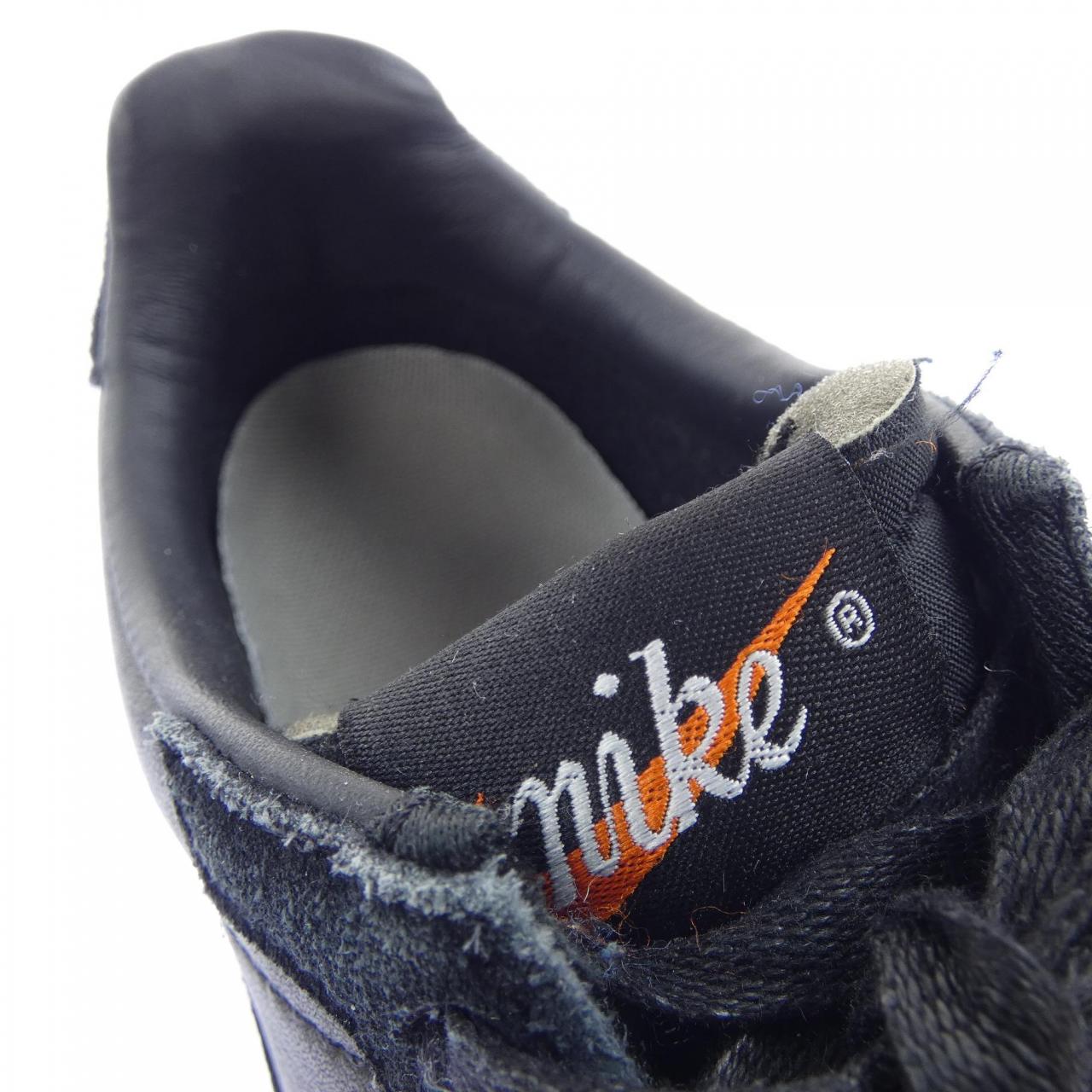 ナイキ NIKE 717121-001 スニーカー