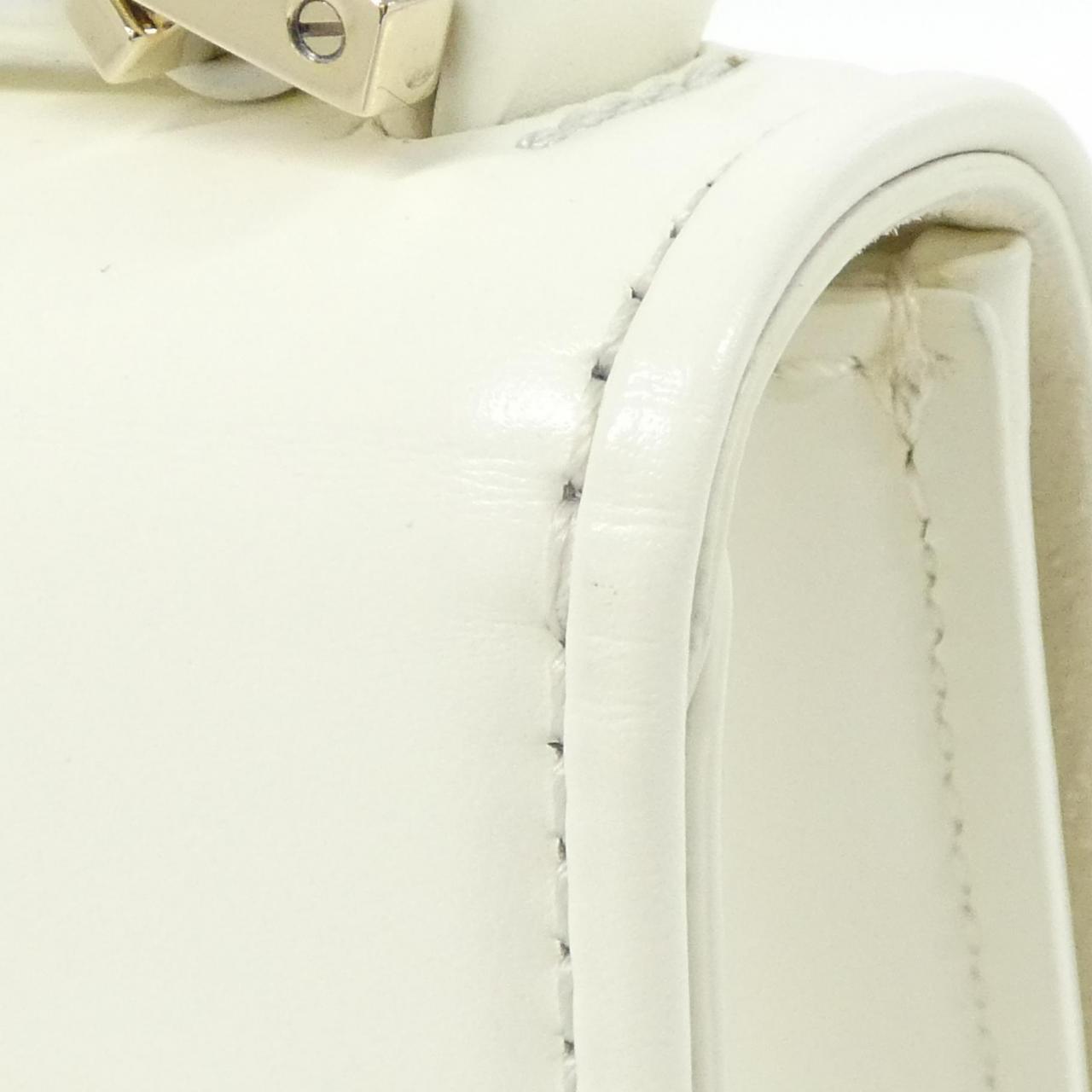 ヴァレンティノガラヴァーニ 2W2B0L51MUS ショルダーバッグ