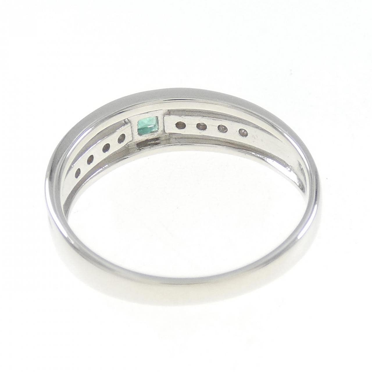 K10WG Emerald Ring