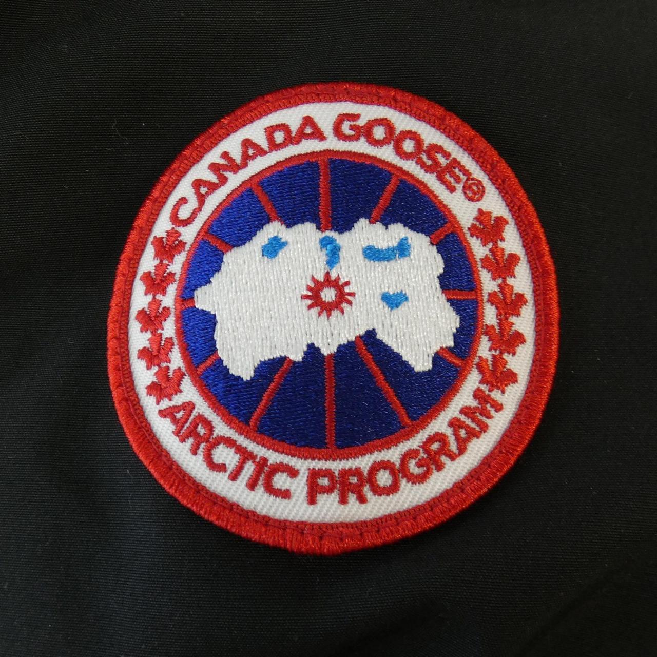 カナダグース CANADA GOOSE ダウンジャケット