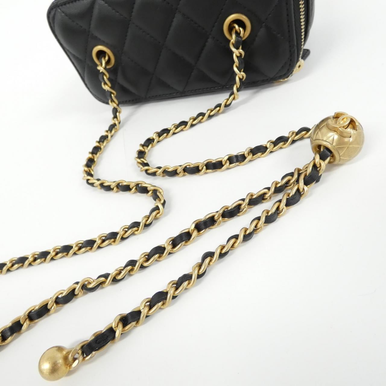 CHANEL AP2303 shoulder bag