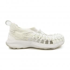 KEEN スニーカー