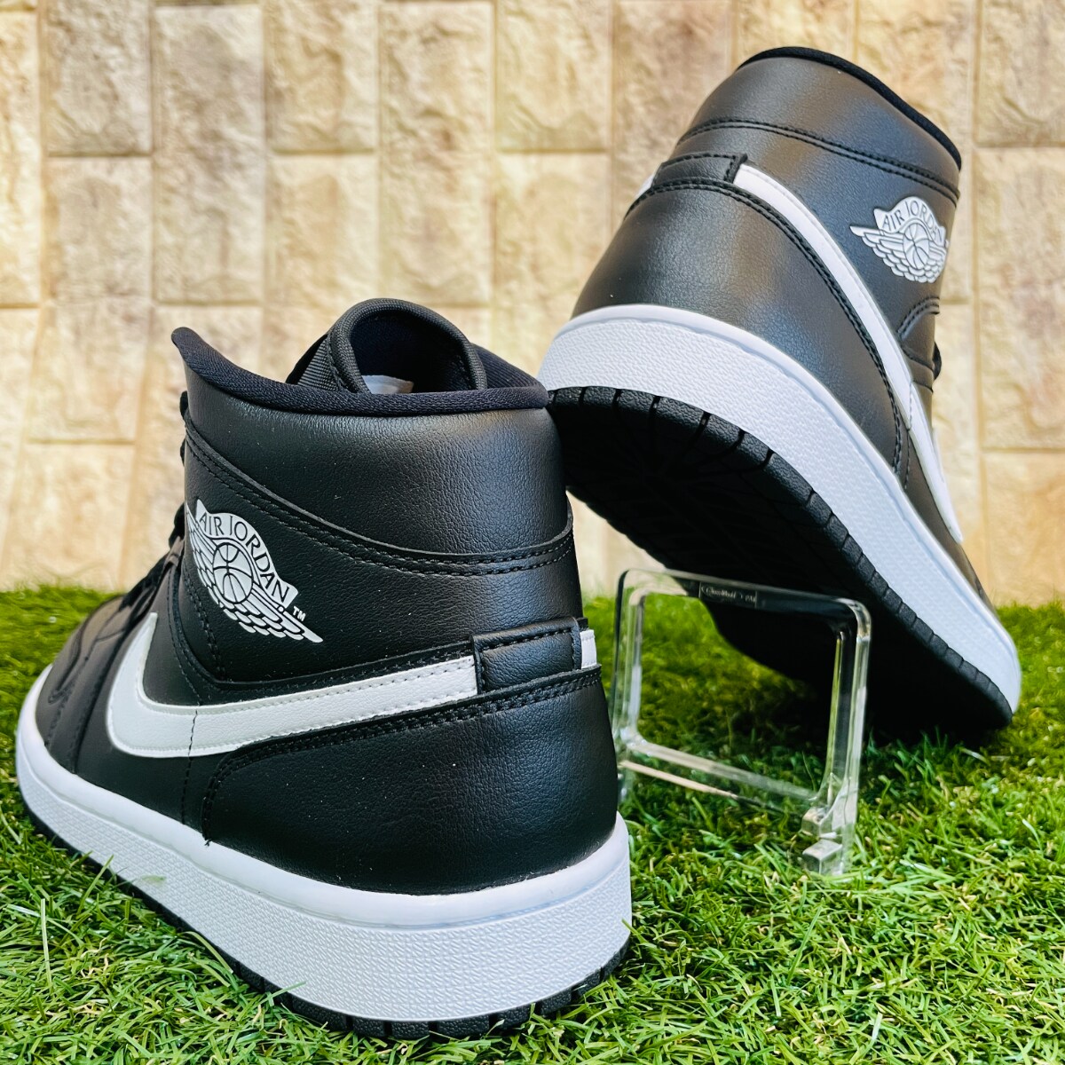 28 5cm ナイキ ウィメンズ エア ジョーダン 1 ミッド Nike スニーカー 白 黒のフリマ商品 Kante Komehyo