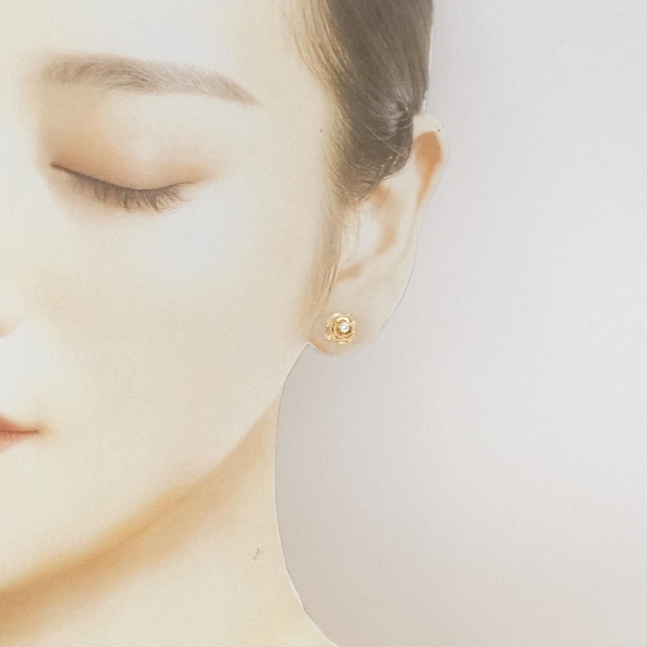 ピアジェ ローズ ピアス