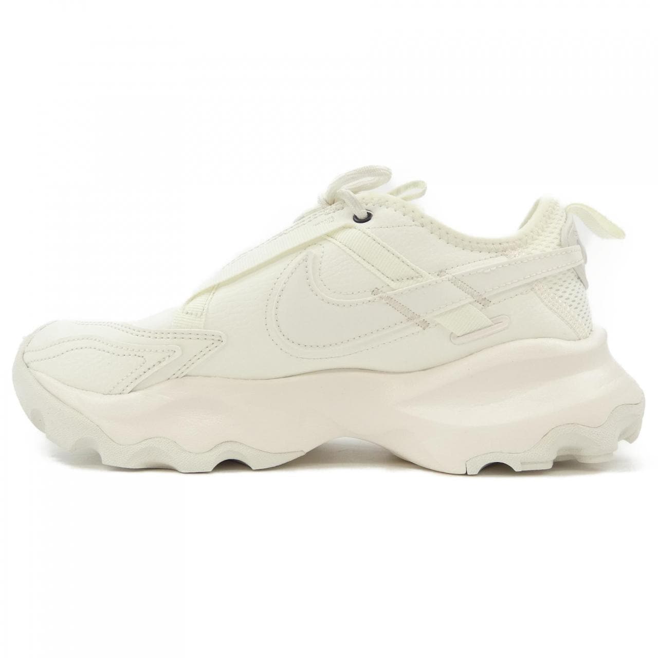 ナイキ NIKE DD9682-100 スニーカー