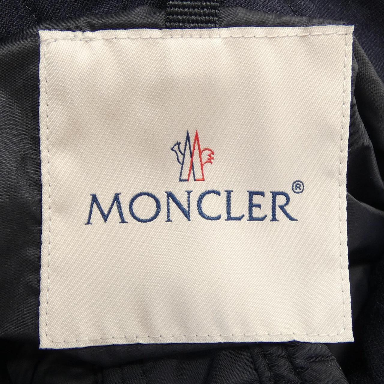 モンクレール MONCLER ダウンジャケット