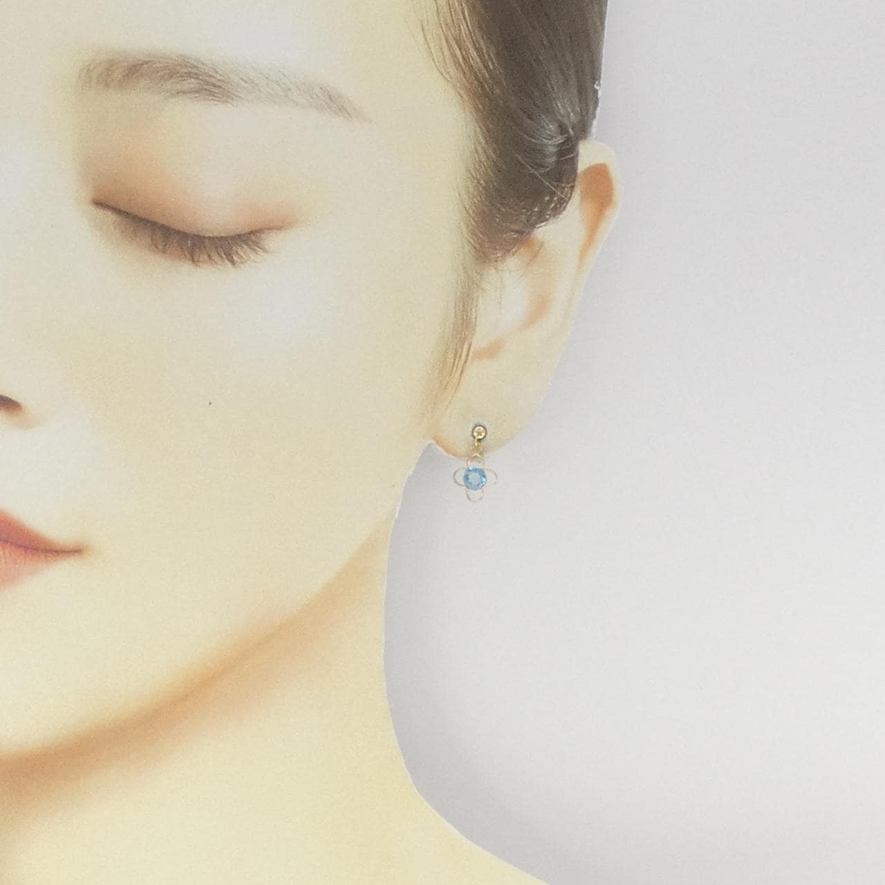 K18YG blue Topaz earrings