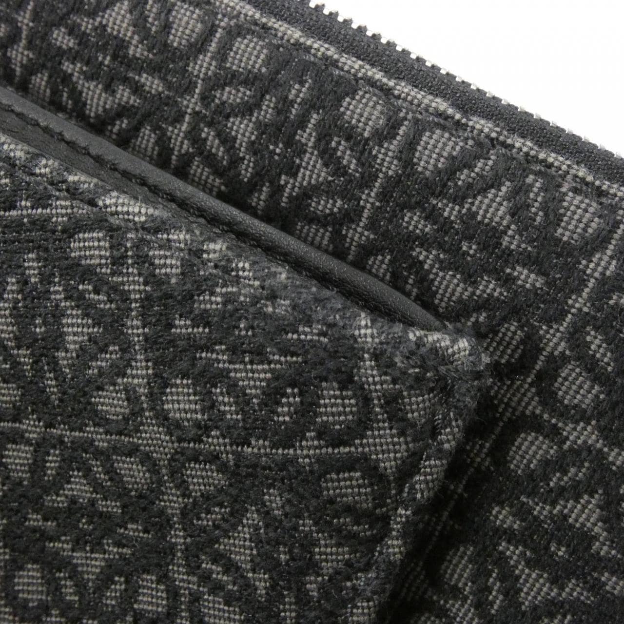 ロエベ アントン スリング B511A09X09 ショルダーバッグ