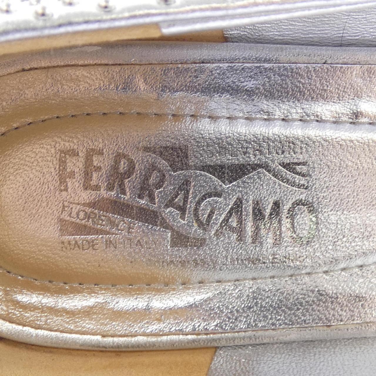 サルヴァトーレフェラガモ SALVATORE FERRAGAMO 04424 フラットシューズ