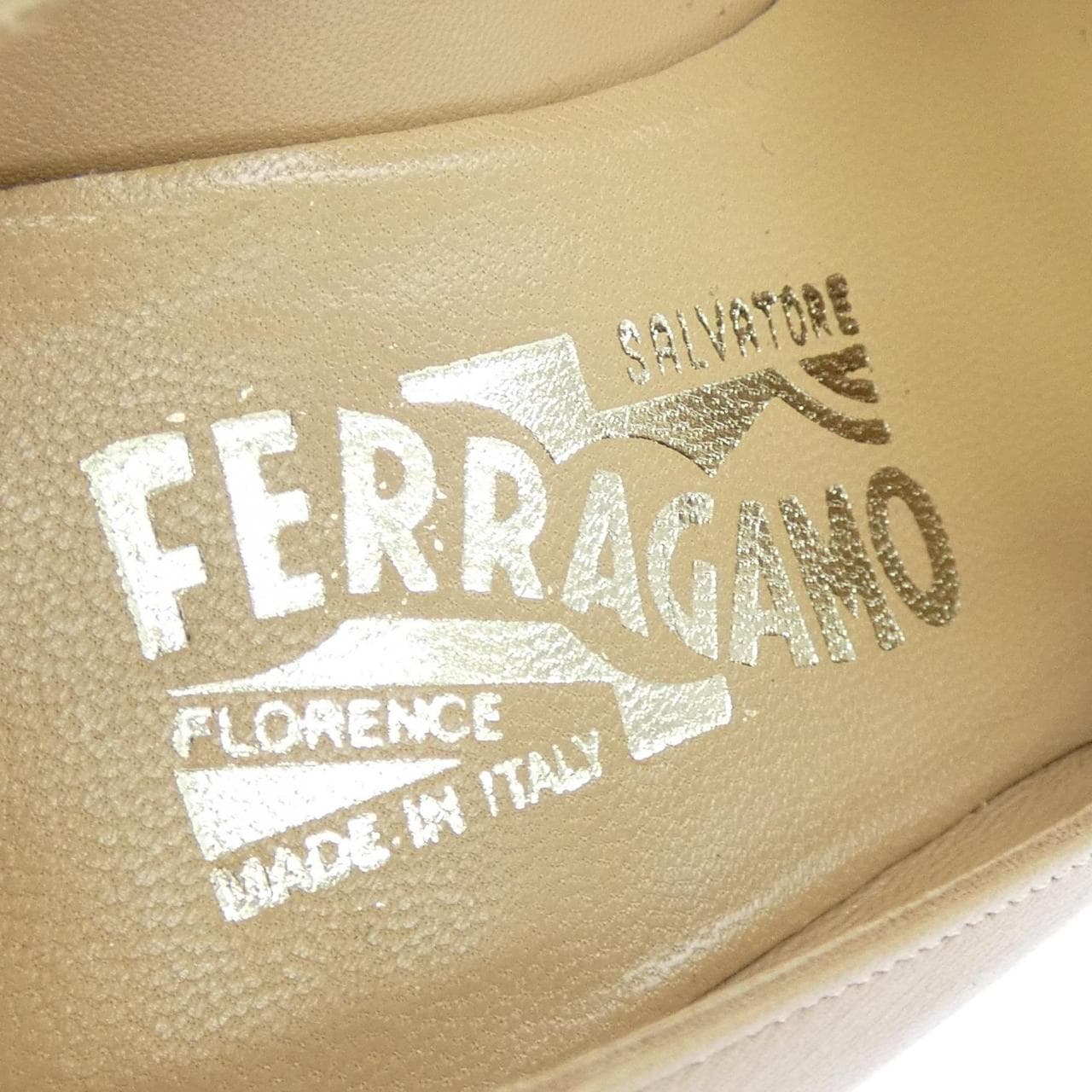 サルヴァトーレフェラガモ SALVATORE FERRAGAMO パンプス