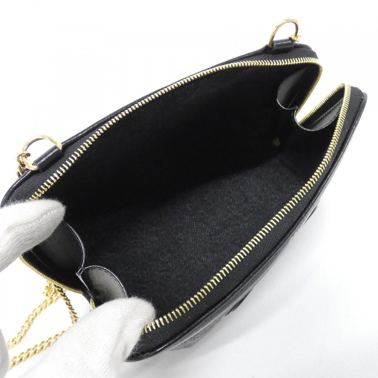 セリーヌ チェーン クラッチ キュイル トリオンフ 10E382GV3 ショルダーバッグ