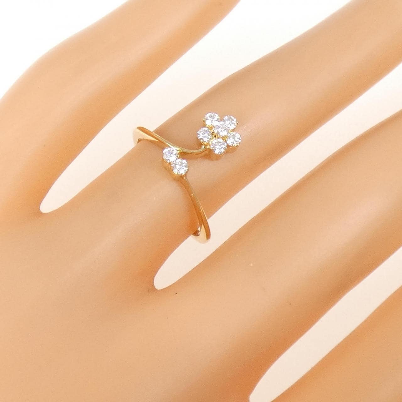 750YG フラワー ダイヤモンド リング 0.22CT