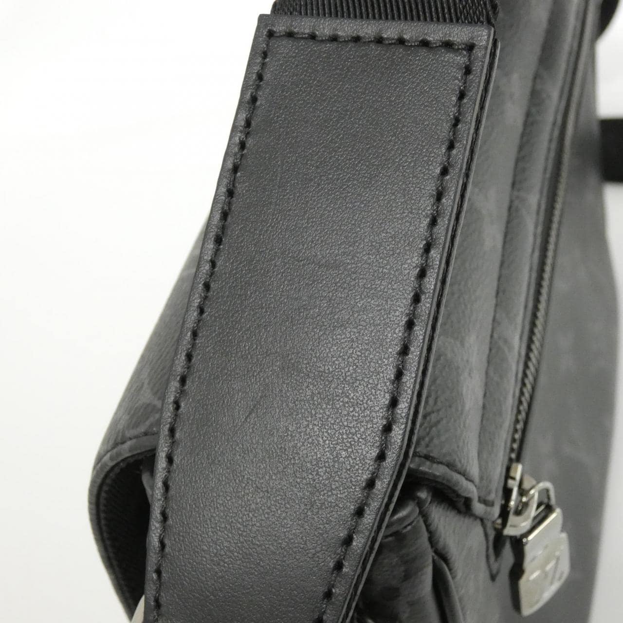 ルイヴィトン モノグラム エクリプス ディストリクト PM M46255 ショルダーバッグ