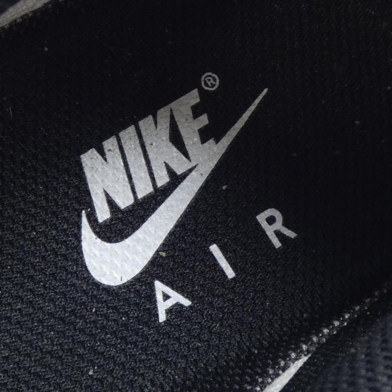 ナイキ NIKE スニーカー