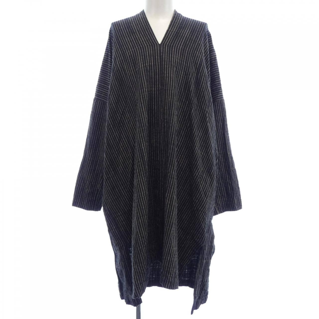 ヤンヤンヴァンエシュ JAN-JAN VANESSCHE トップス