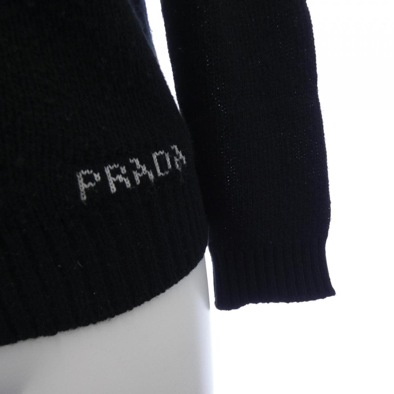 プラダ PRADA P25I56 R212 カーディガン