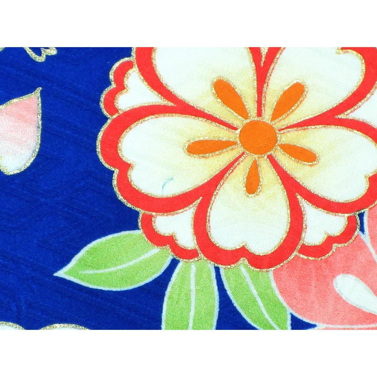 振袖　友禅金彩加工　刺繍入り