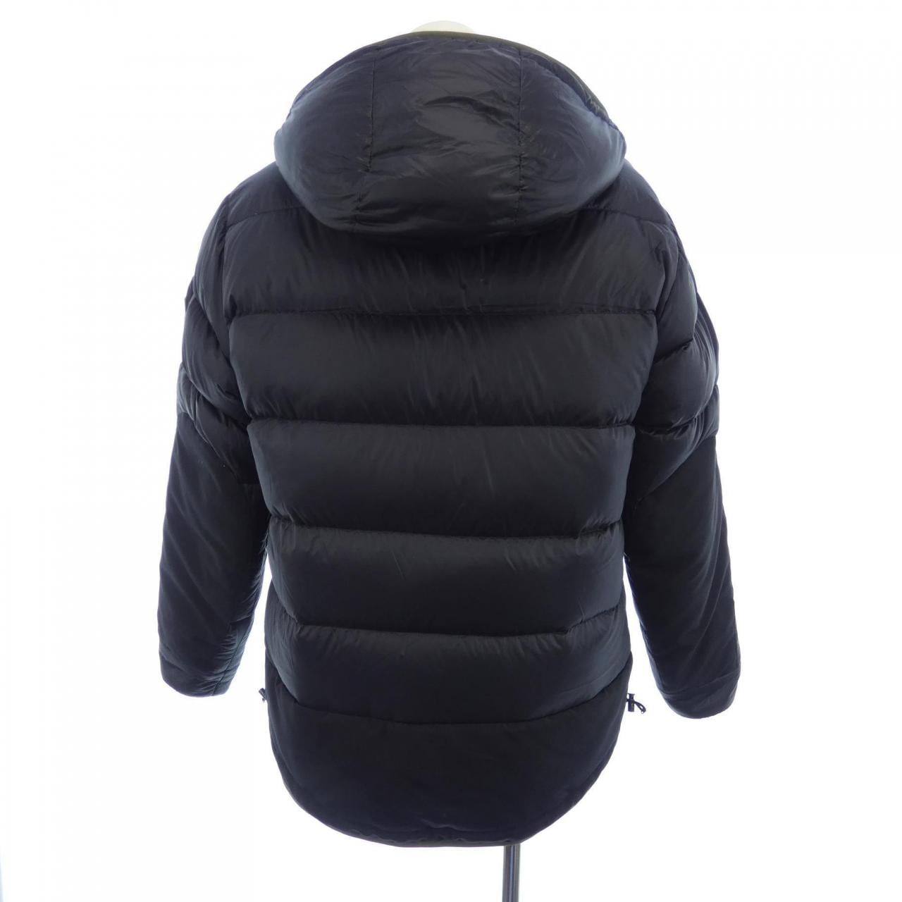 モンクレール MONCLER ダウンジャケット