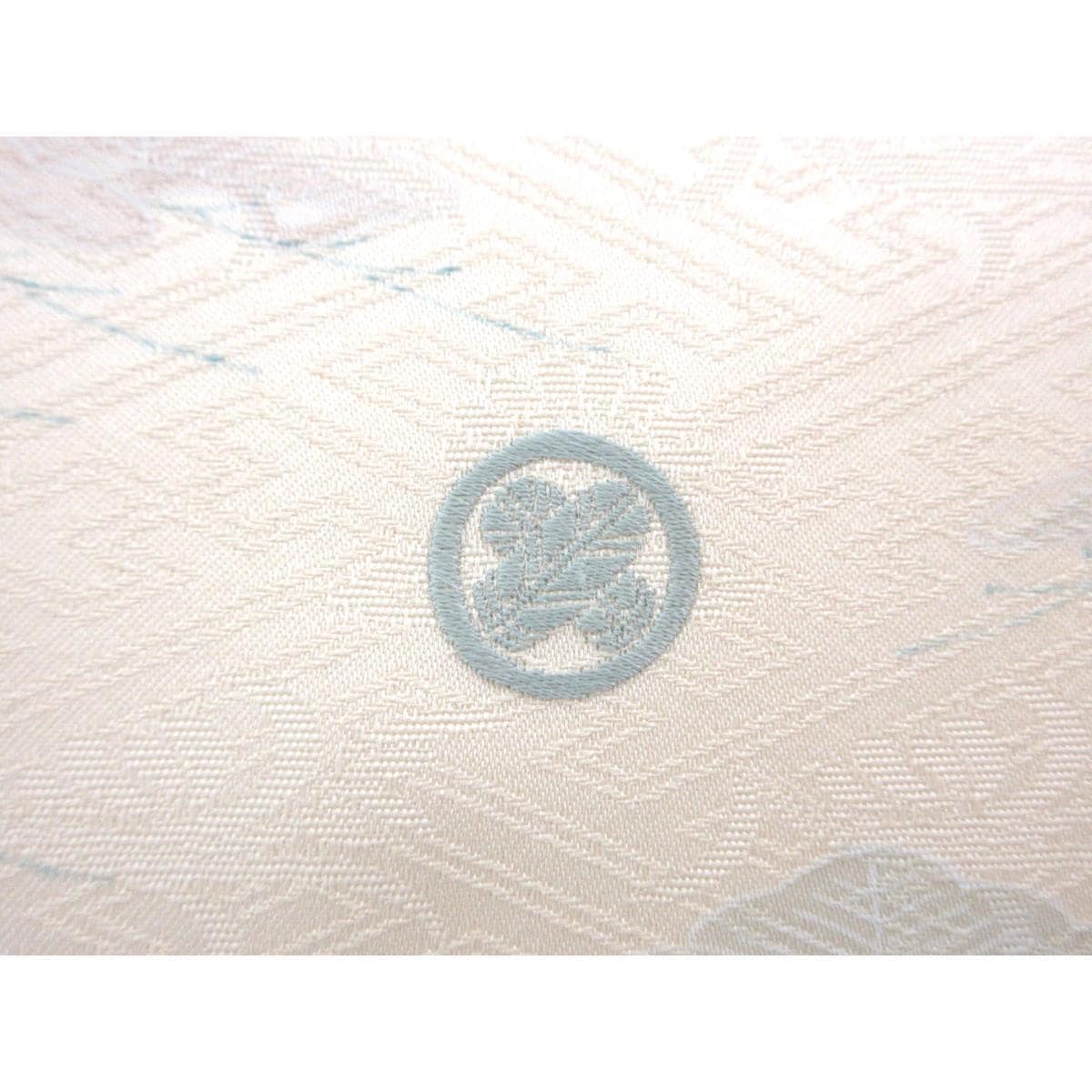 Visiting Kimono with a Round Hawk Feather Design