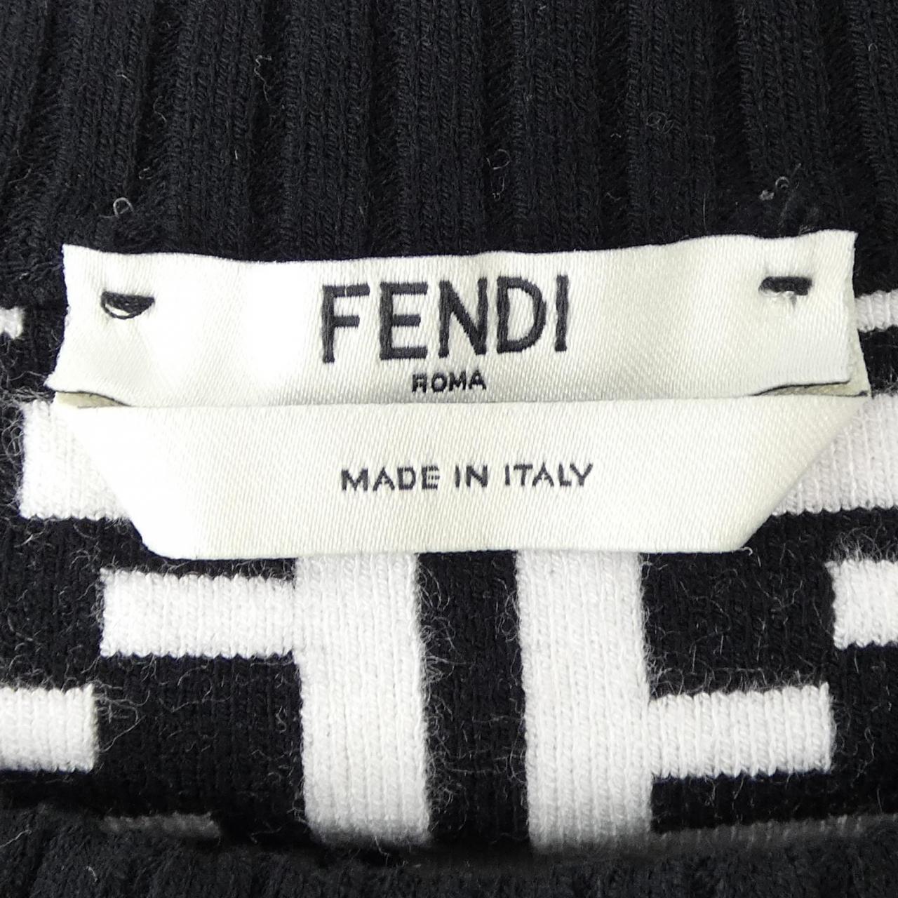 フェンディ FENDI FZY675 A1DS トップス