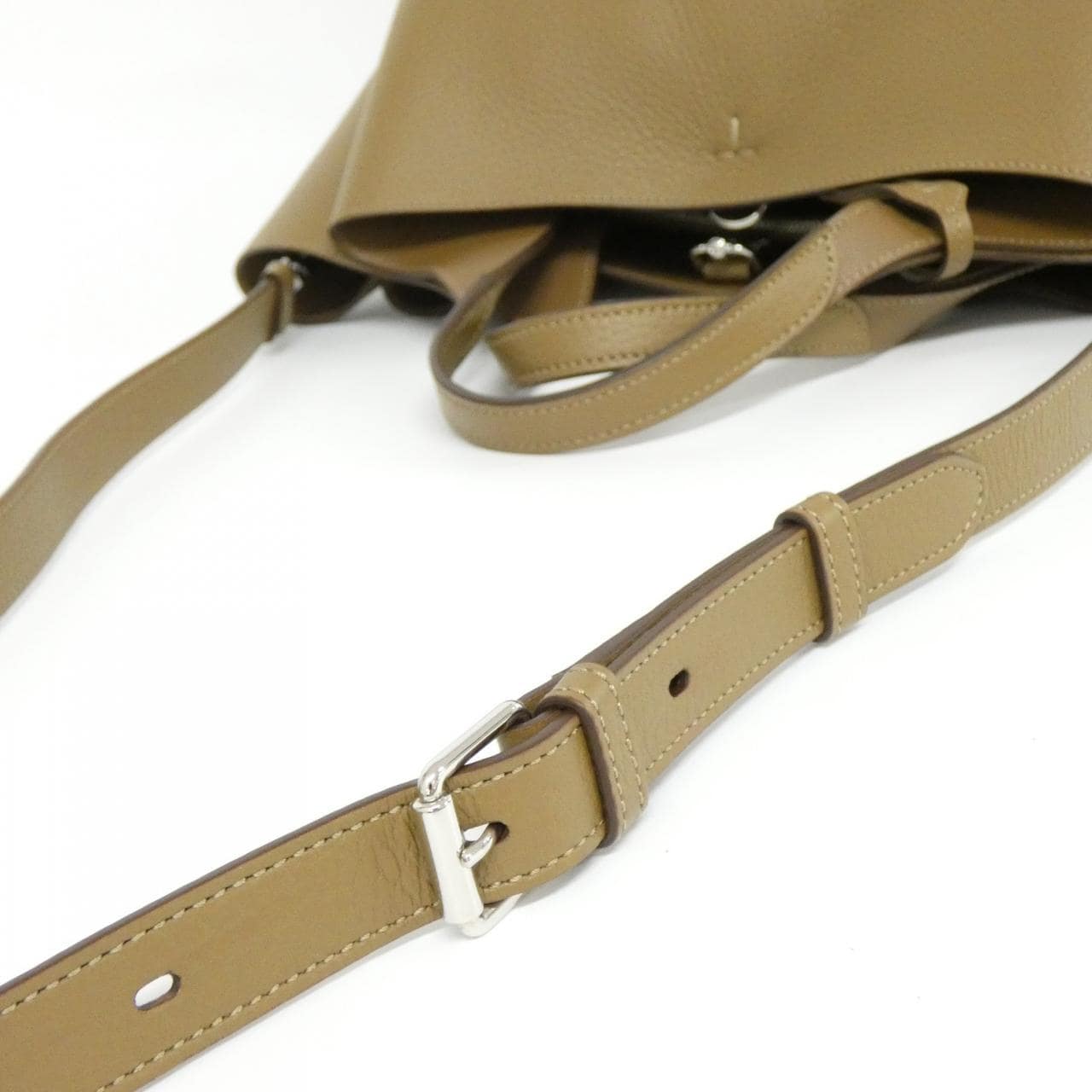 【新品】トッズ XBWAPAFL100QRI3L26 ショルダーバッグ