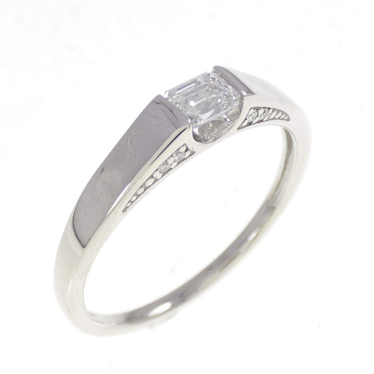 ジーエスティービー ダイヤモンド リング 0.30CT