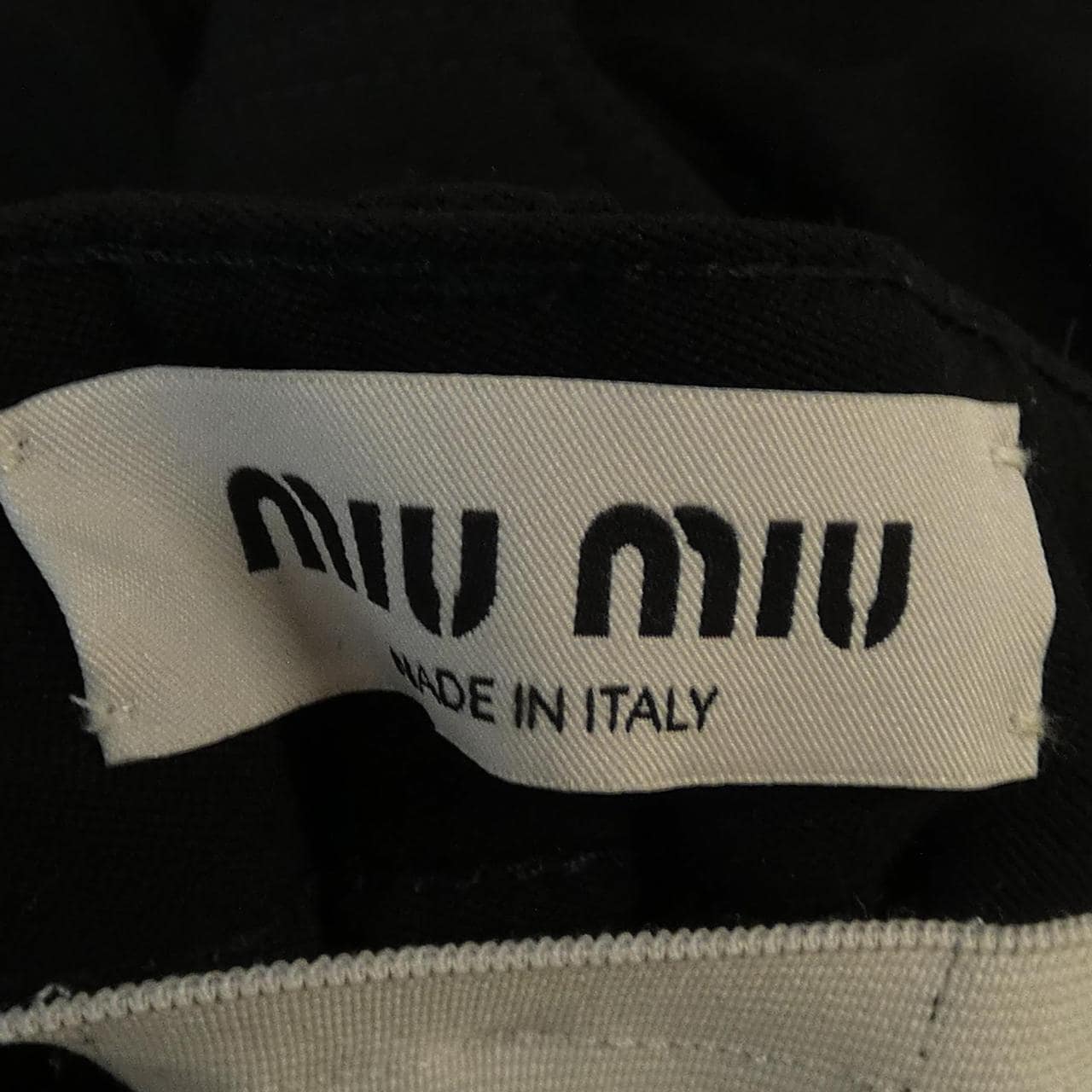 ミュウミュウ MIU MIU MP1526 1R1 ショートパンツ