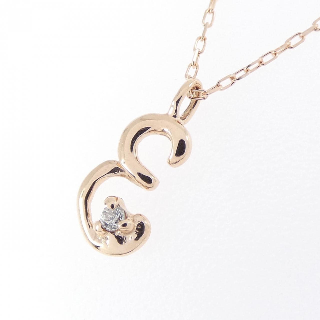 K10PG ダイヤモンド イニシャルE ネックレス 0.01CT