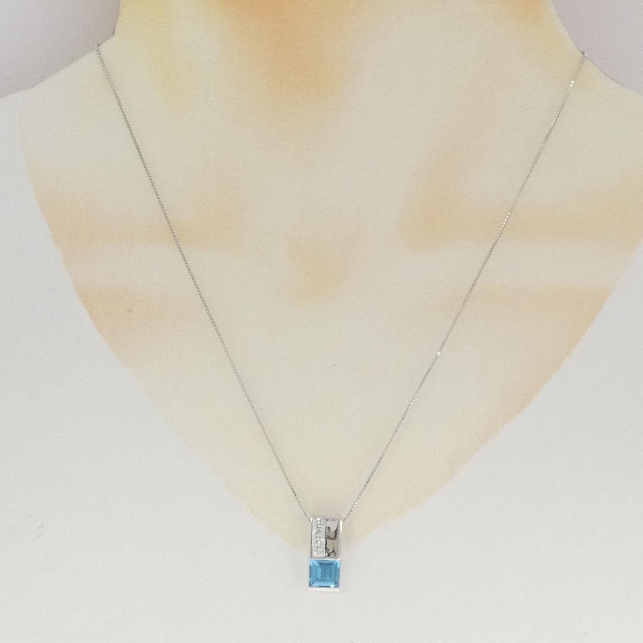 K18WG ブルートパーズ ネックレス 1.884CT