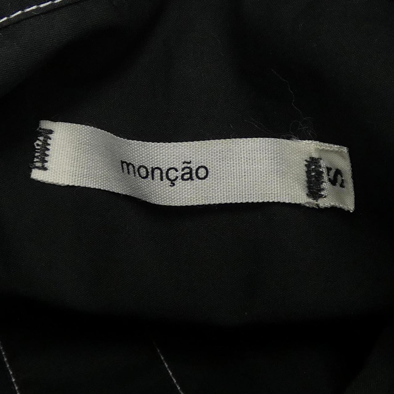 moncao シャツ