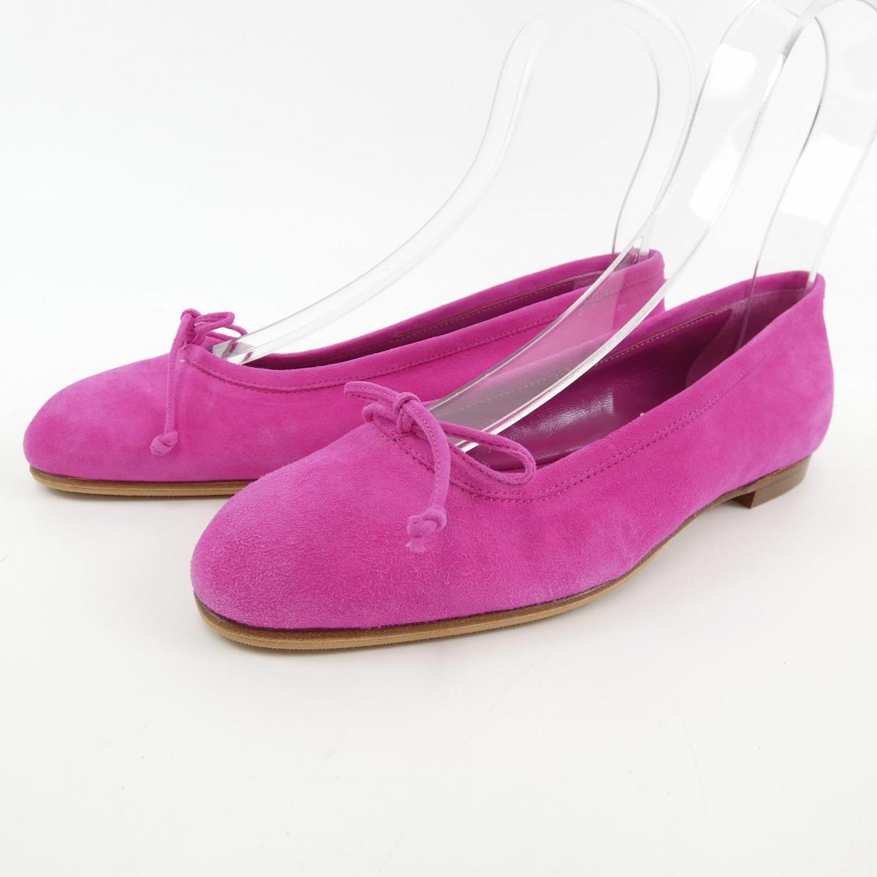 MANOLO BLAHNIK Manolo Blahnik Flat Shoes