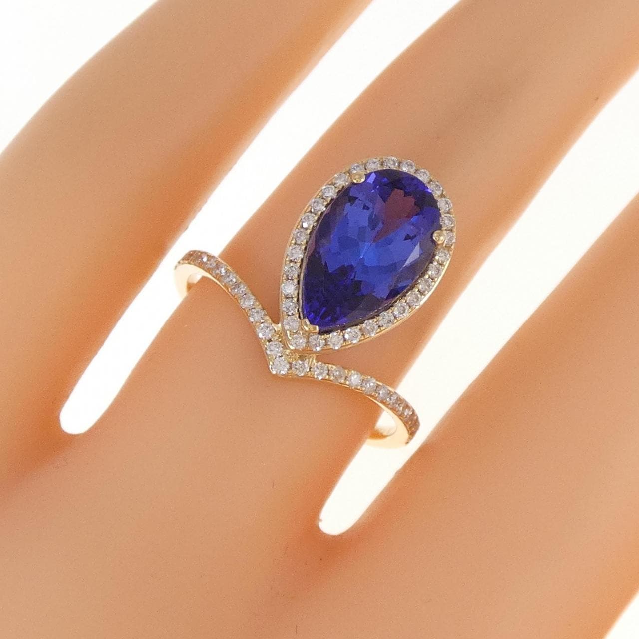 [BRAND NEW] K18YG Tanzanite Ring 2.25CT