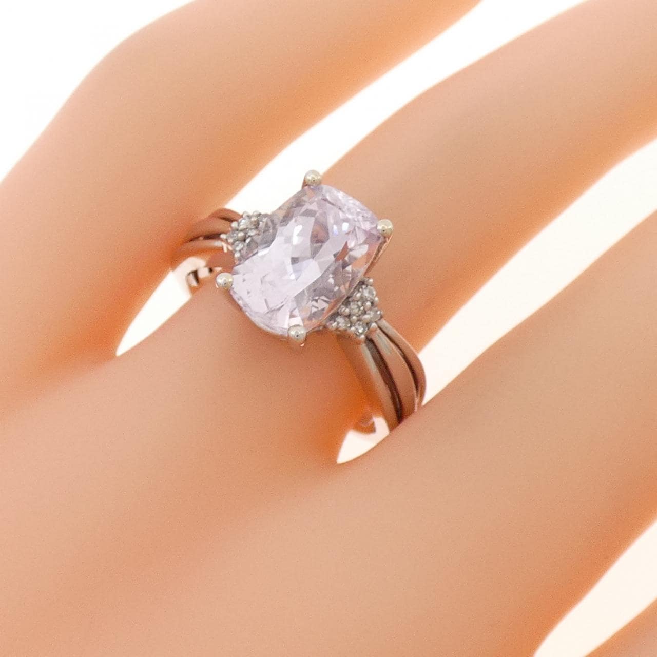 K18WG クンツァイト リング 2.7CT