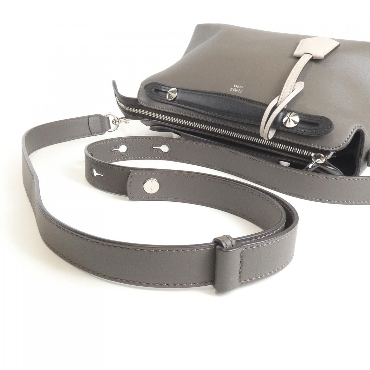 フェンディ バイ ザ ウェイ ミディアム 8BL146 5QJ バッグ