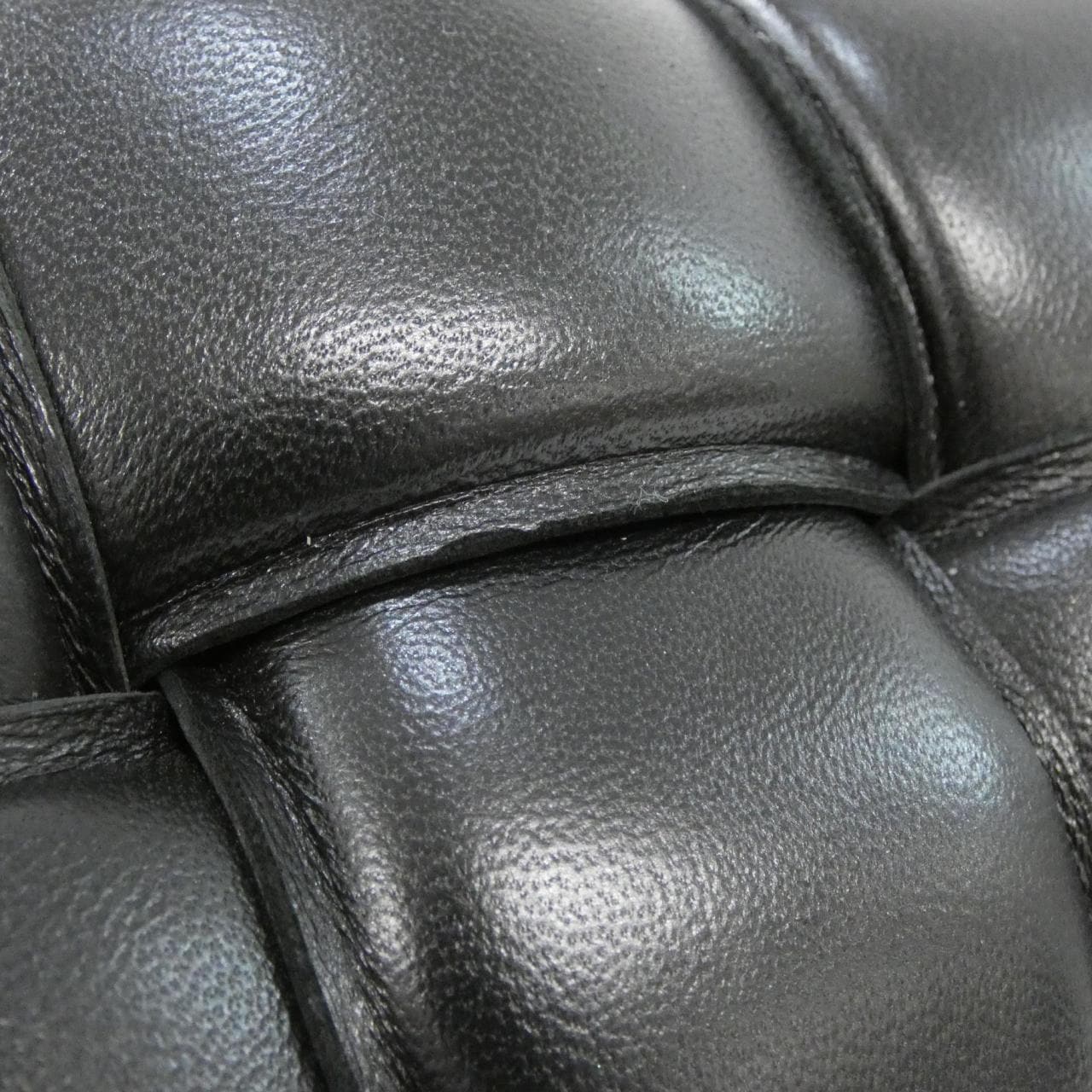 ボッテガヴェネタ 591970 VCQR1 ショルダーバッグ