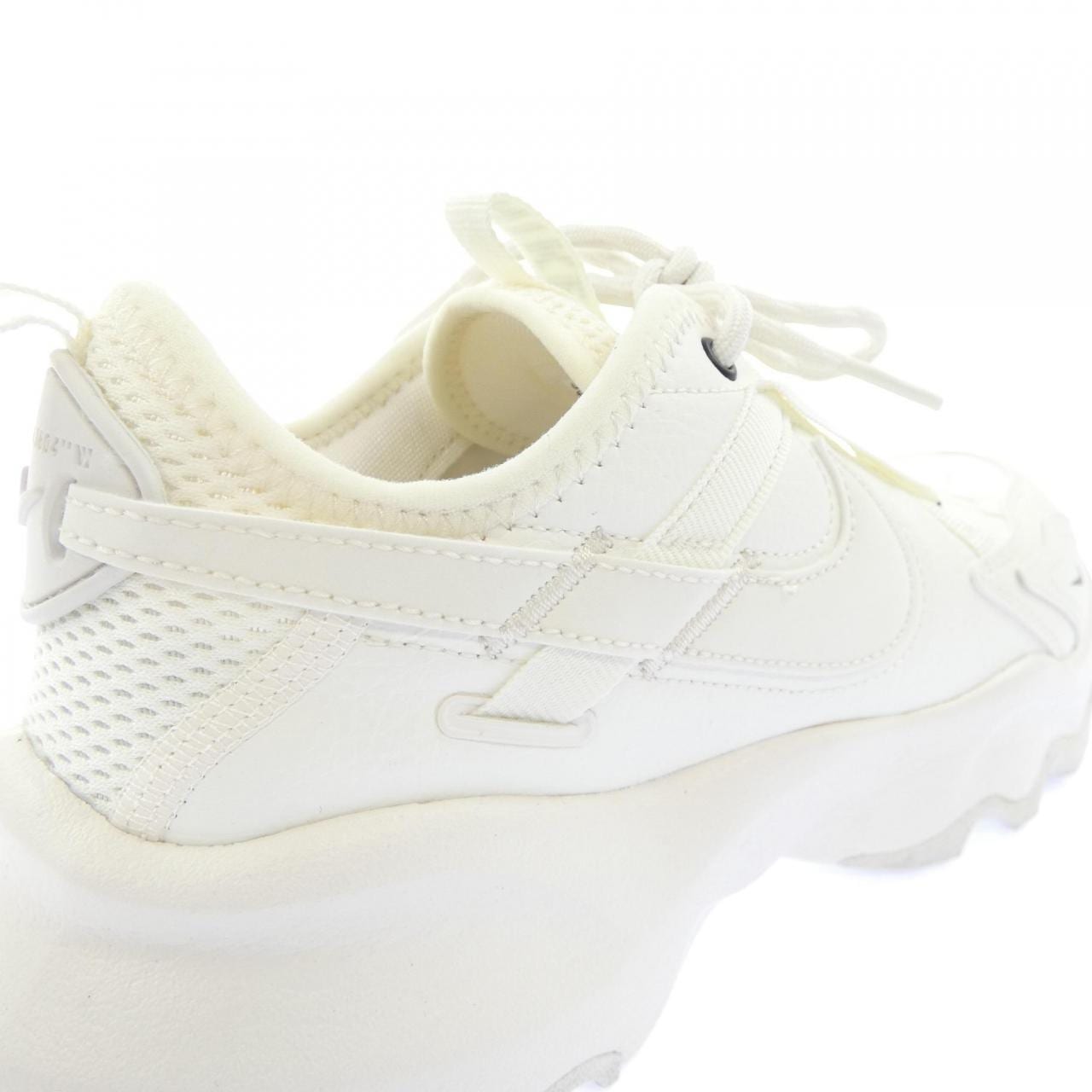 ナイキ NIKE DD9682-100 スニーカー