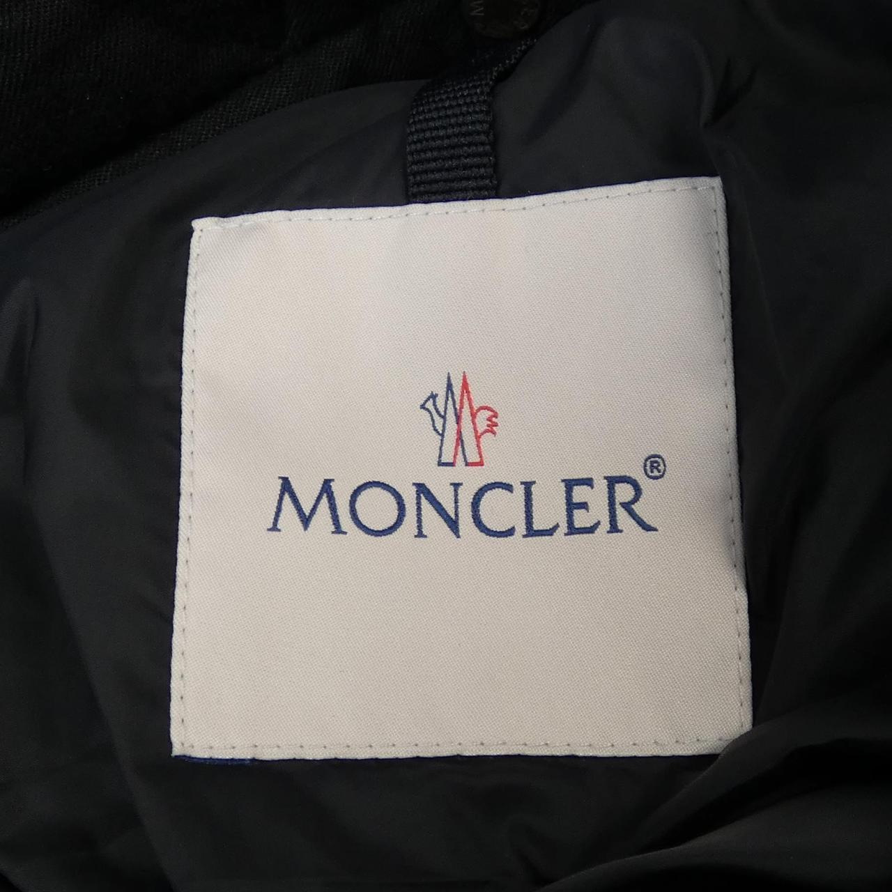 モンクレール MONCLER ダウンジャケット