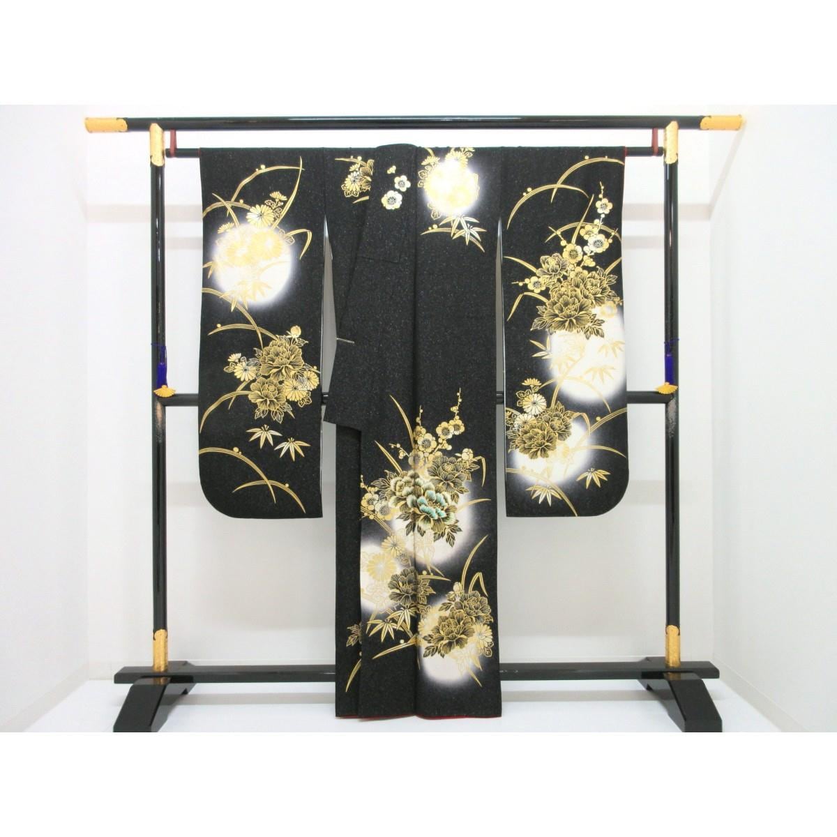 振袖　銀通しボカシ染　金彩友禅刺繍入り