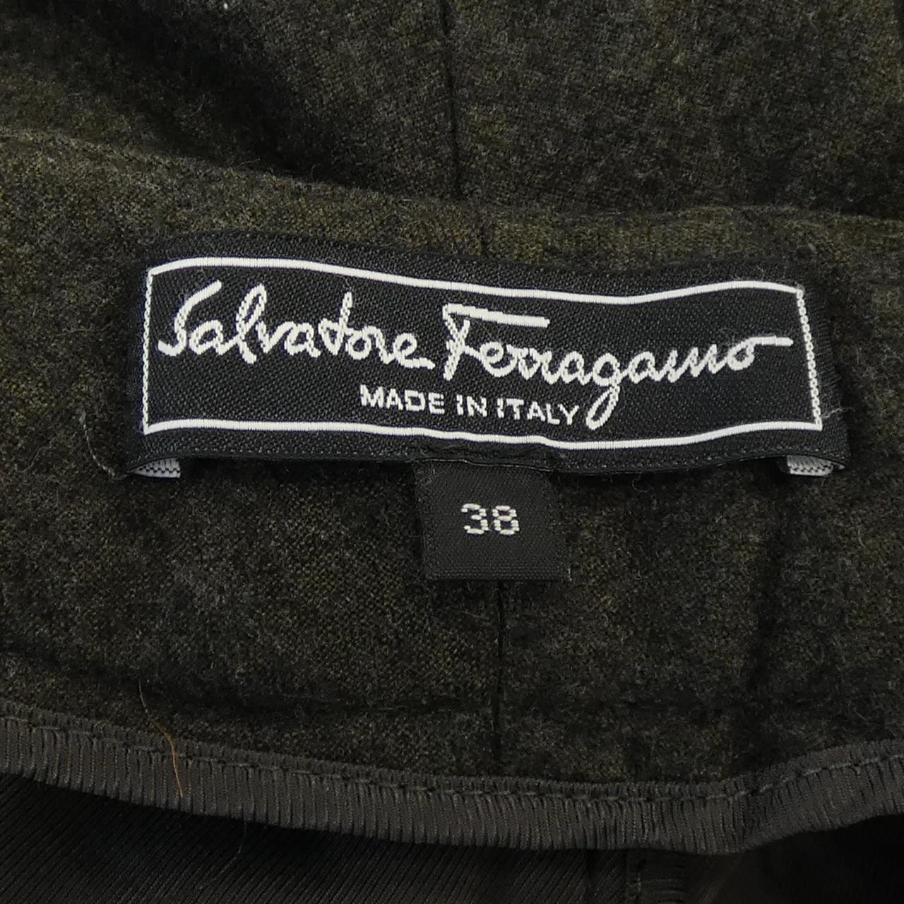 サルヴァトーレフェラガモ SALVATORE FERRAGAMO パンツ