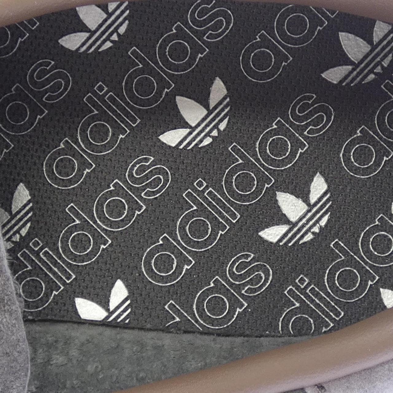 アディダス ADIDAS スニーカー