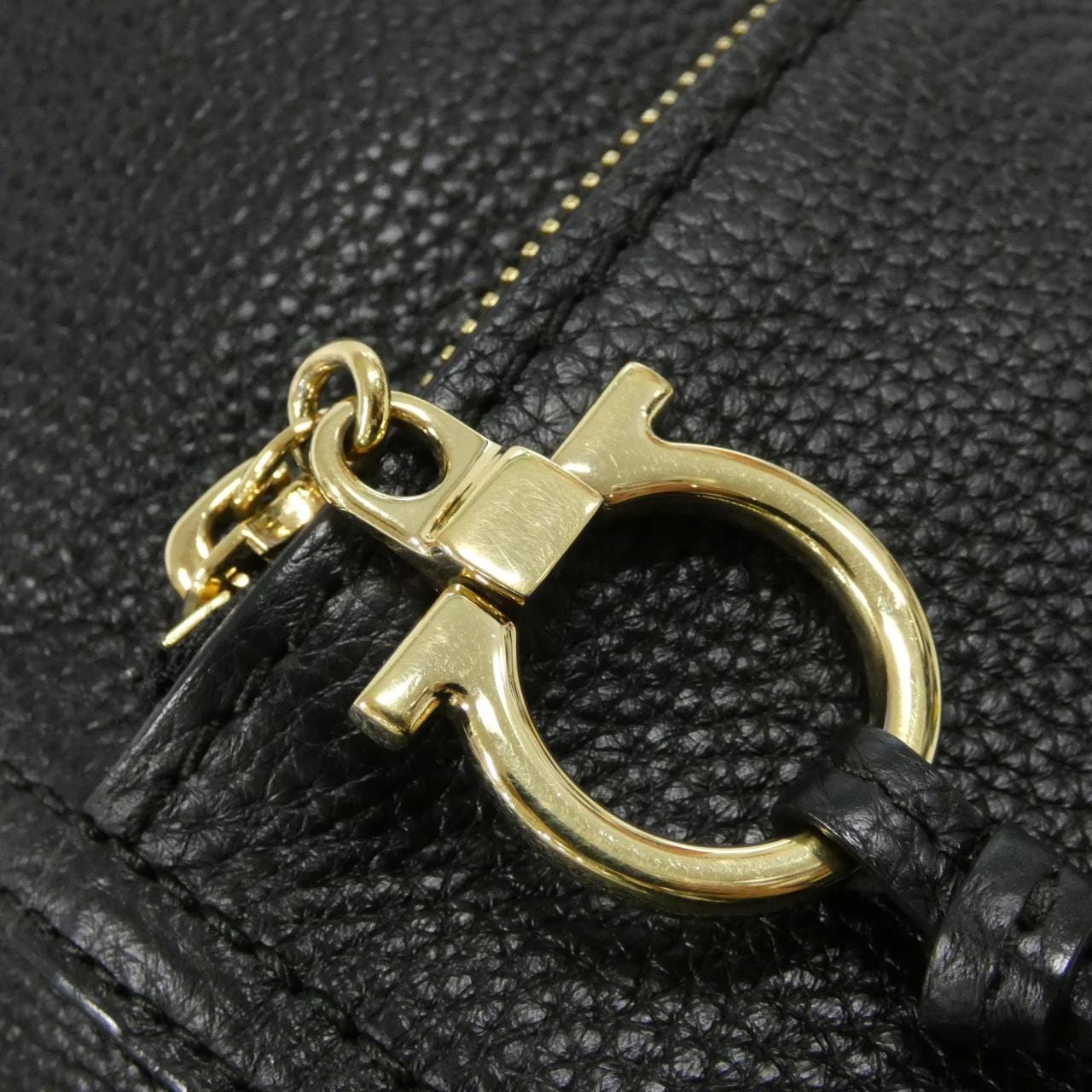 サルヴァトーレフェラガモ ALLY 21 F865 バッグ