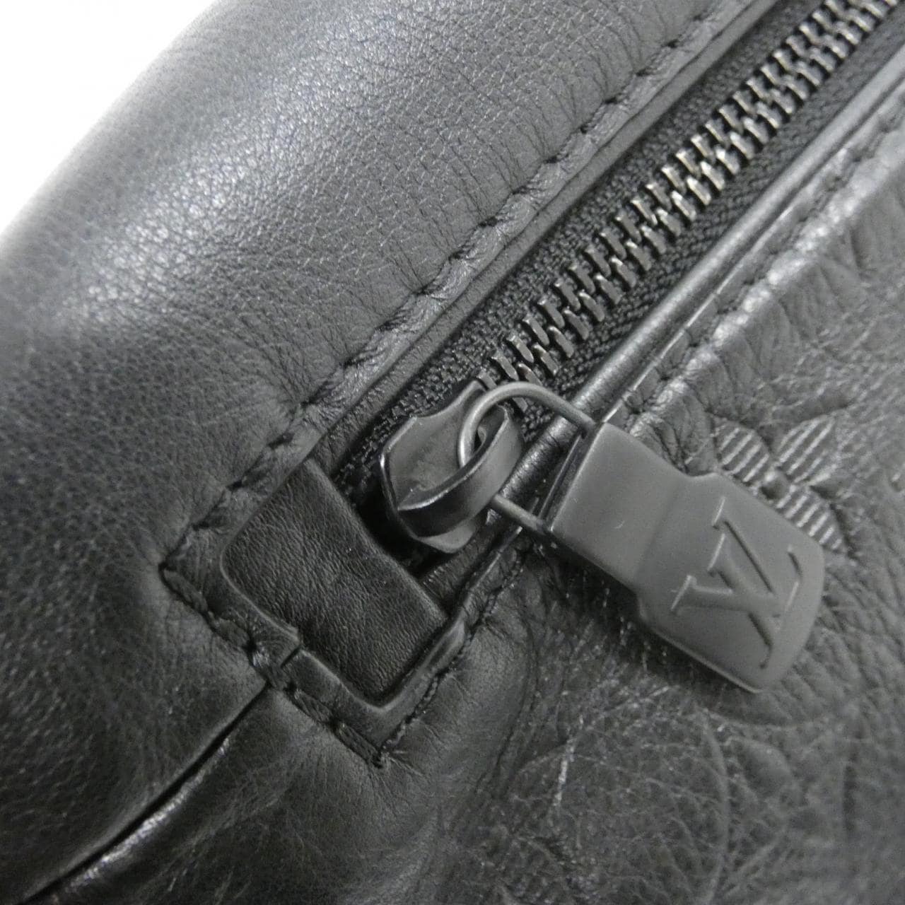 ルイヴィトン モノグラム シャドウ ディスカバリー バムバッグ M44388 ショルダーバッグ